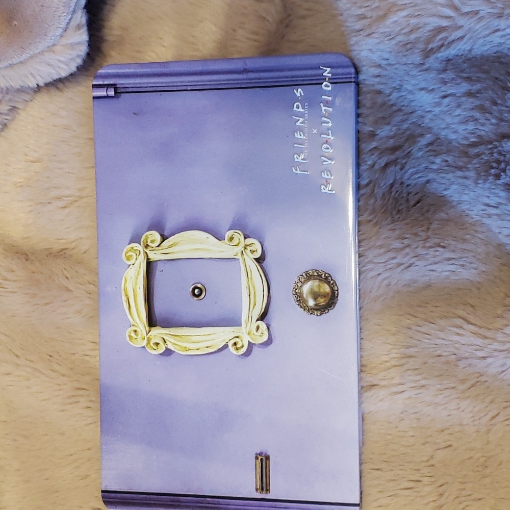 COPY - Revolution Friends Forever Flawless palette